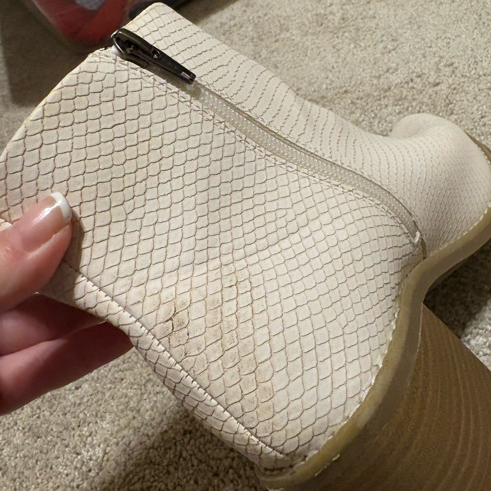 Universal Thread Chic Textured Cream Ankle Booties - Picture 4 of 6